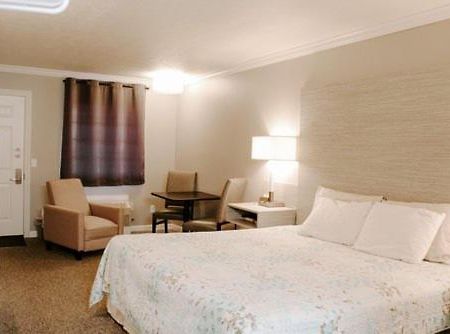 Berlin Village Inn Екстериор снимка